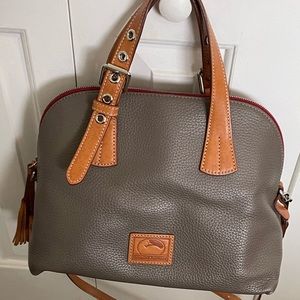 Gently Used Medium Dooney & Bourke